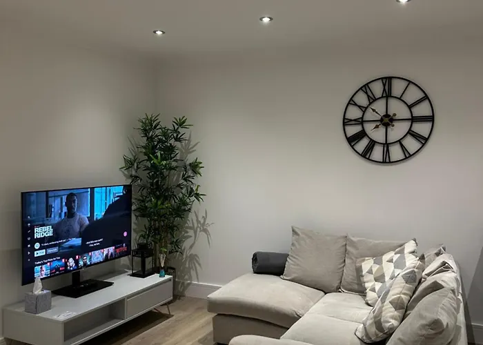 The Snug - Town Centre Apartment